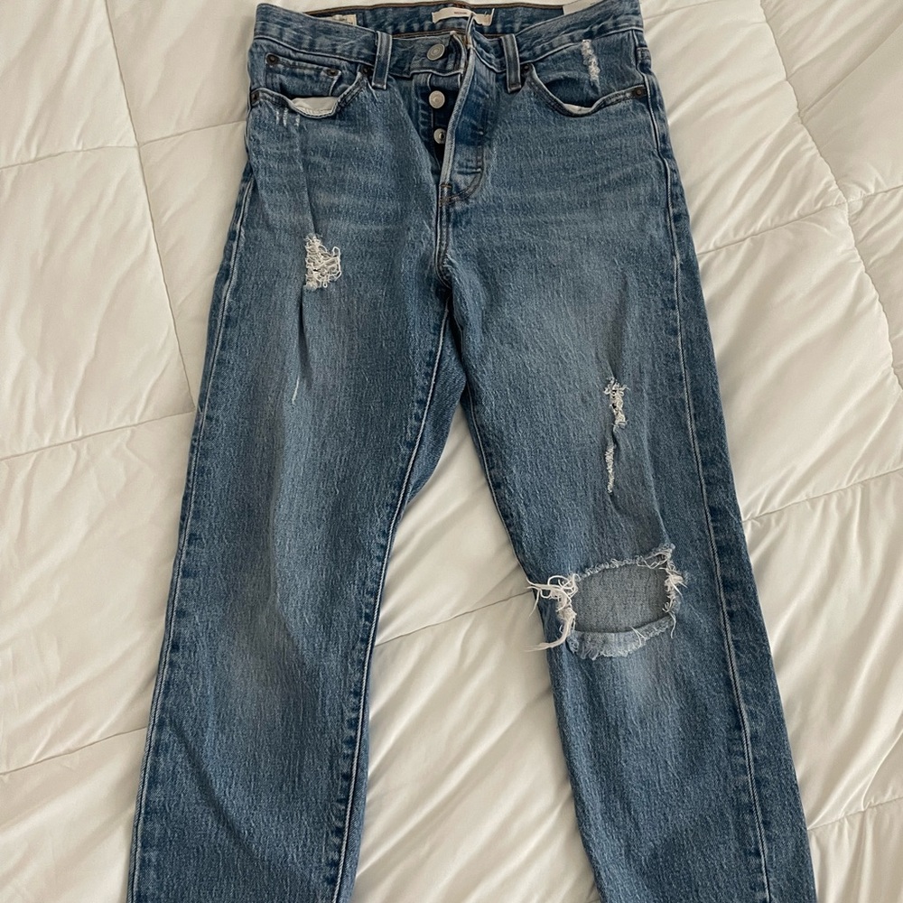 Levi’s Wedgie vintage distressed jeans